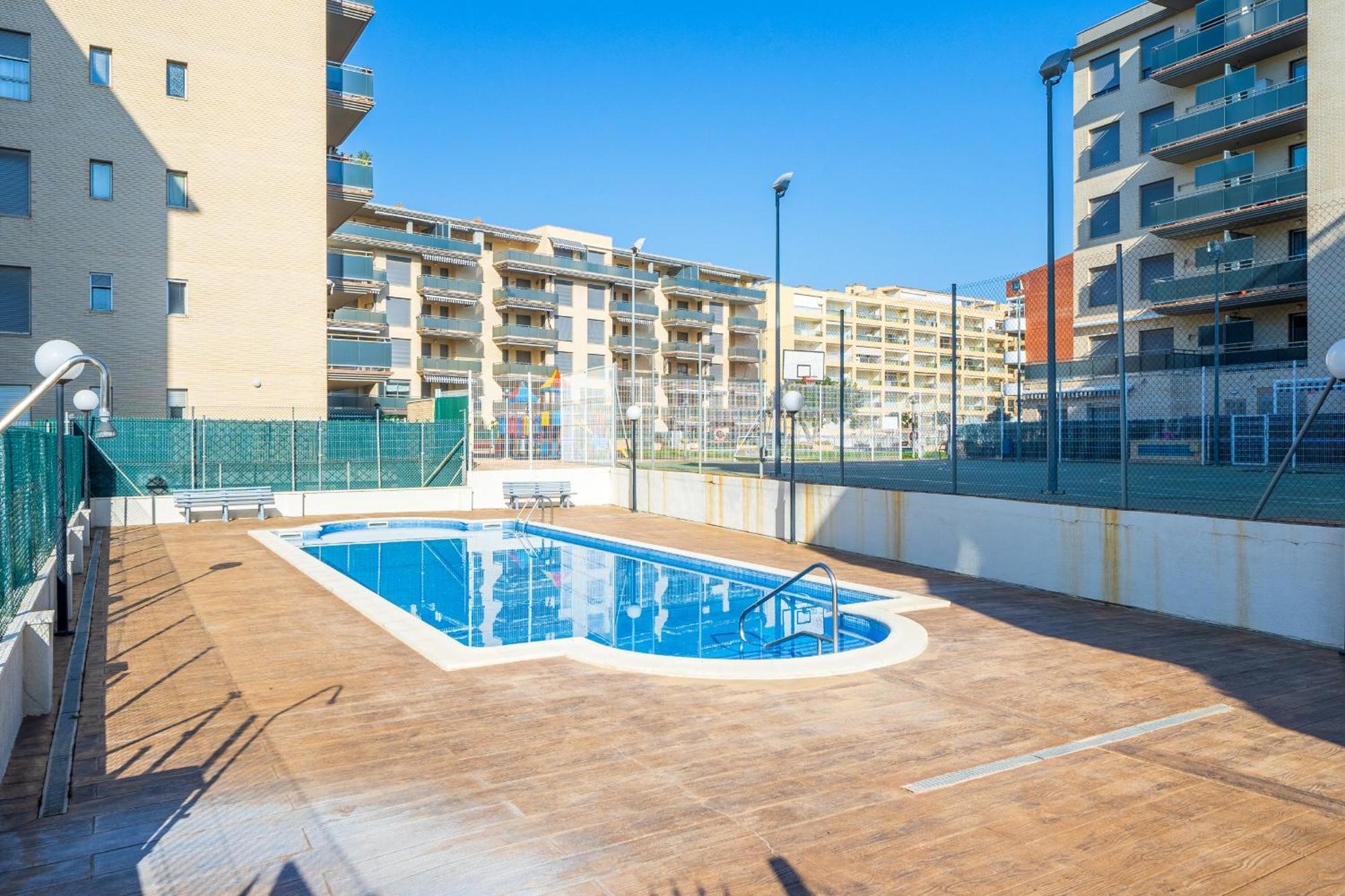 Alea Rentals - Albeniz Ла-Пинеда Экстерьер фото